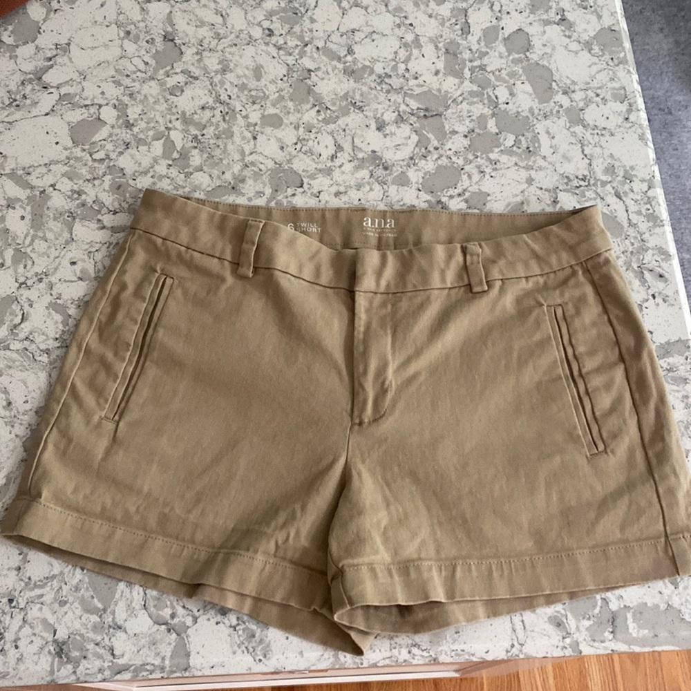 Ana size 6 shorts Excellent shape